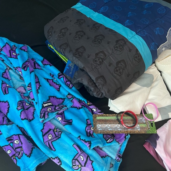 Fortnite Bedding and more - Picture 2 of 9